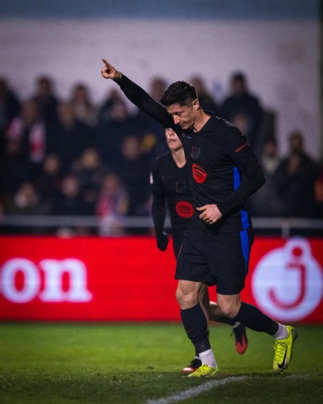 星空体育官方入口-【国王杯】莱万梅开二度，巴萨客场4比0大胜晋级16强