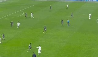 1733960134799087946.gif 星空体育官网-【欧冠】莱昂亚伯拉罕破门,AC米兰2比1红星