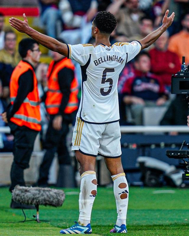 1698591552798002870.jpg 星空体育-【观察】贝林厄姆单挑巴萨,皇马找到新领袖?