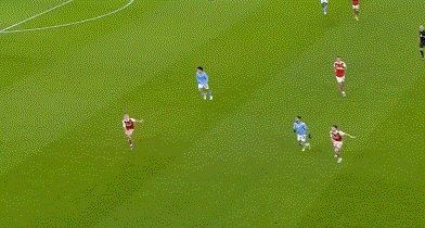 【足总杯】阿尔瓦雷斯中柱 阿克破门 曼城胜阿森纳