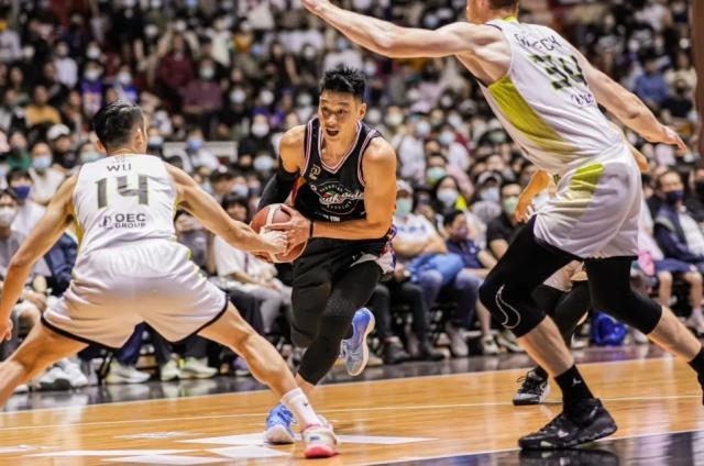 星空体育-【早报】足协主席陈戌源被查！欧冠哪有国足“精彩”…