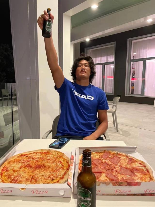 1659963496747030736.jpeg 星空体育在线登录-微博注销?长发飘飘?红土专家?张之臻的三个为什么