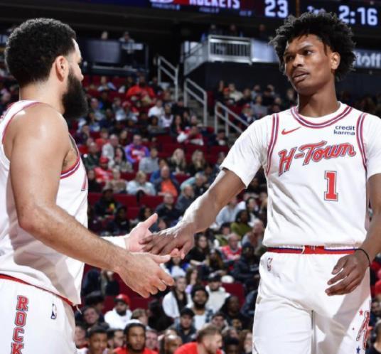 星空体育在线登录-火箭拒绝签约！3+3控卫转投掘金，两队实力此消彼长，斯通失算了