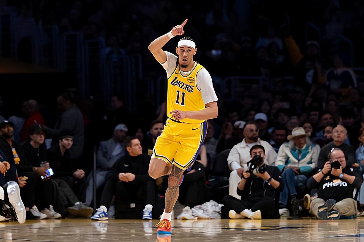 星空体育-顶级吃饼高手，湖人接下来应该安排他多与东契奇一起出场？