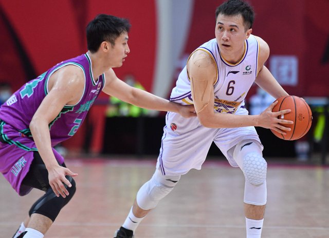 再次被锤爆!一数据CBA倒数第3!张庆鹏应启用失意神刀?