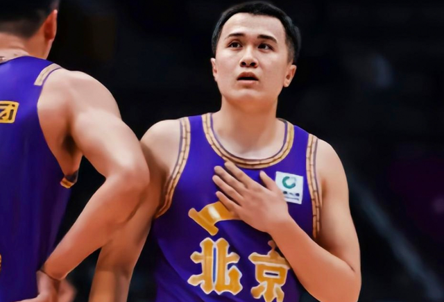 再次被锤爆!一数据CBA倒数第3!张庆鹏应启用失意神刀?